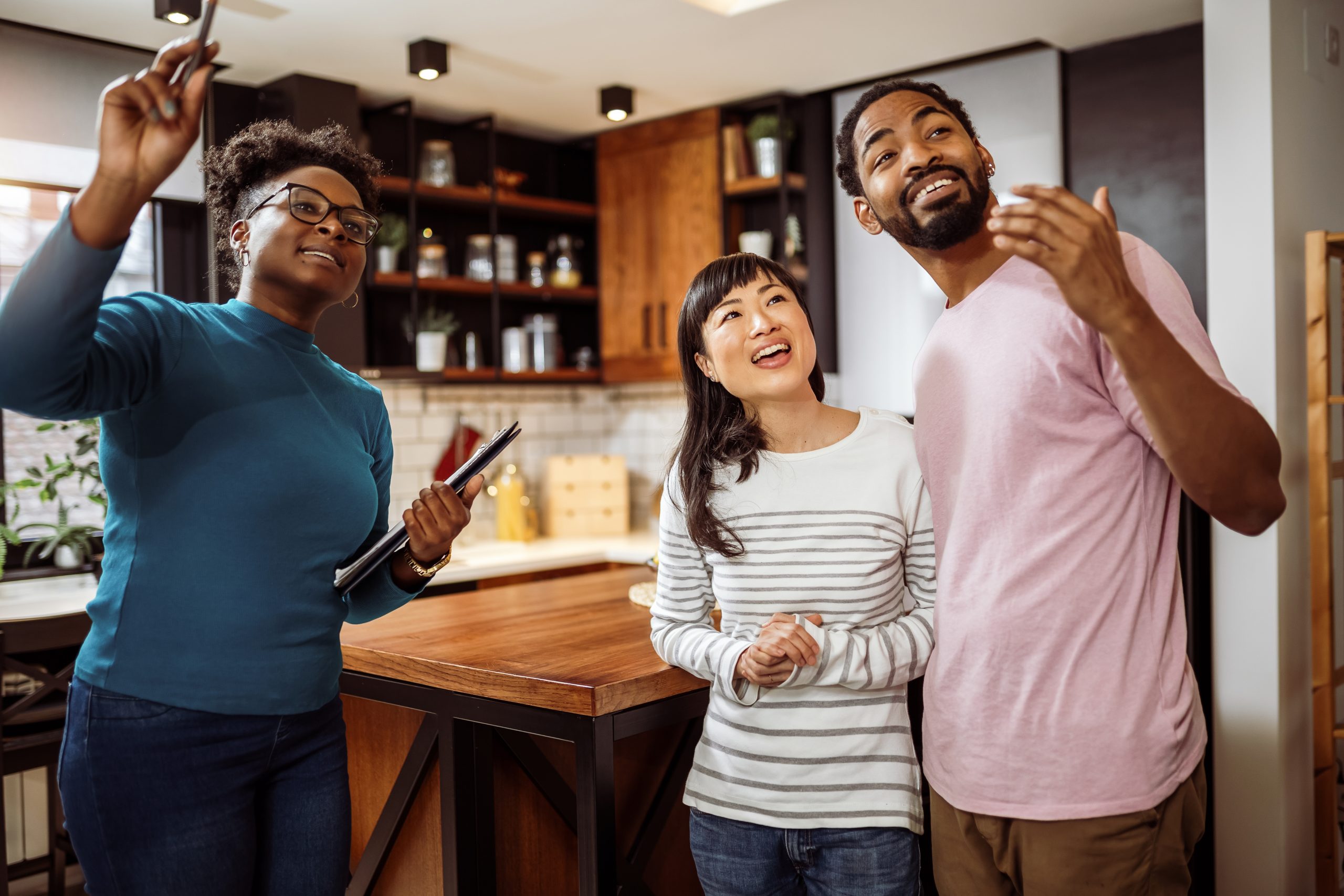 Read more about the article Unlock the Secret: Why Consulting a Mortgage Broker Early Can Transform Your Home Buying Journey