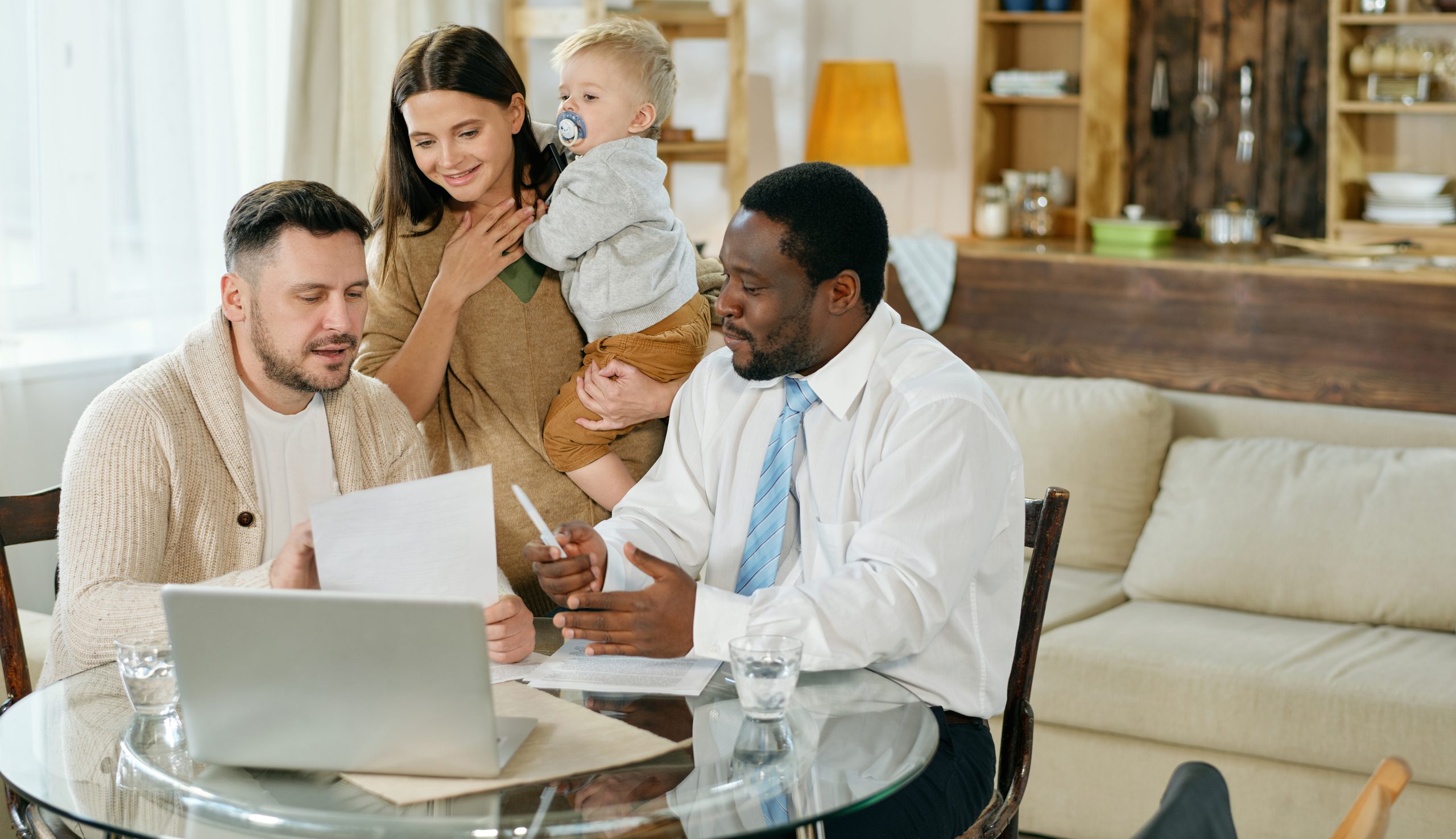 Read more about the article Why Consulting a Mortgage Broker Early is Your Smartest Move in Property Buying